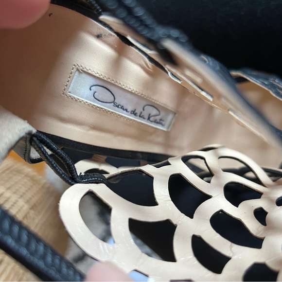 Oscar de la Renta beautiful leather floral cut out high heeled booties. Size 38 - Picture 3 of 4